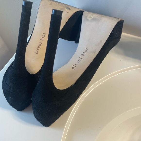 Sz10 Black Suede - Picture 7 of 8